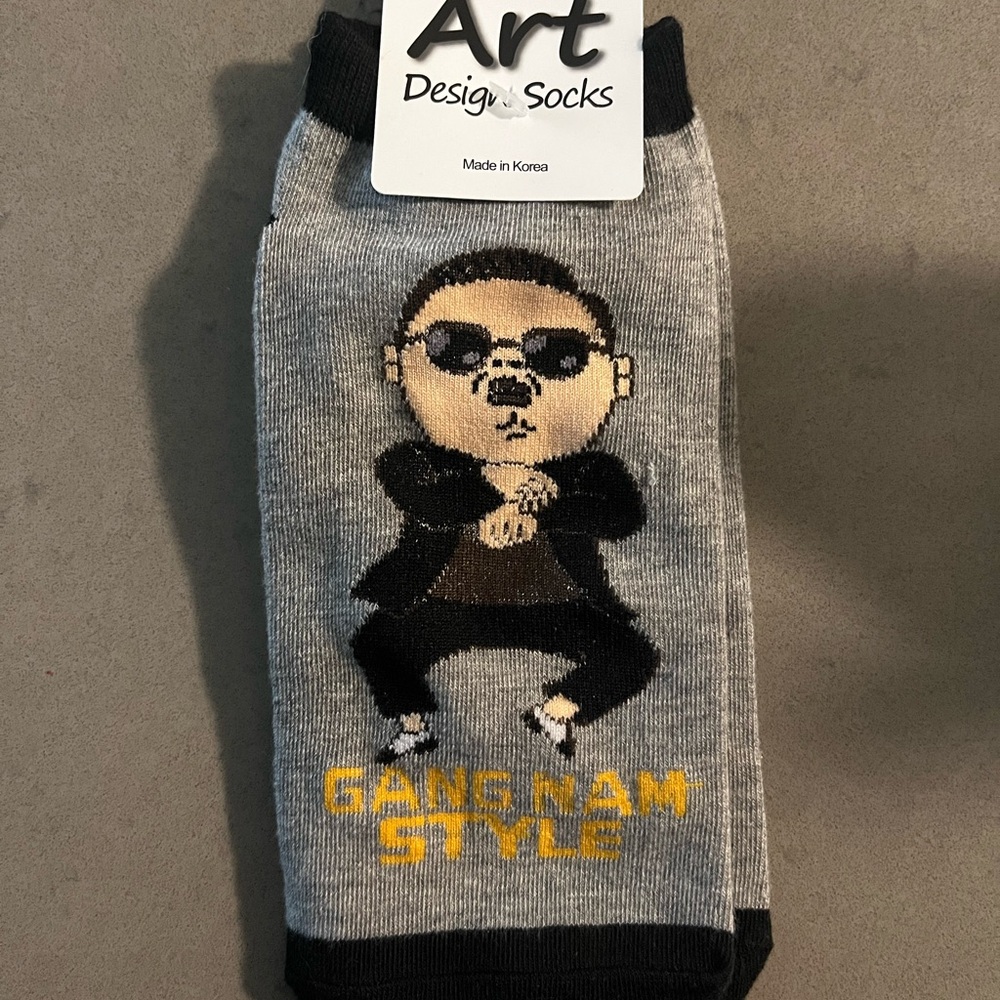 art class Gray 'Gangnam Style' Character Socks with Black Trim
